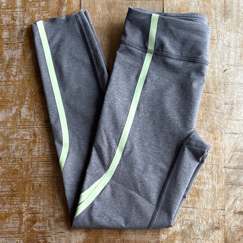 Ivivva Girls Scalloped Hem Leggings size 10